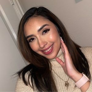 Meet your Posher, Estefana!